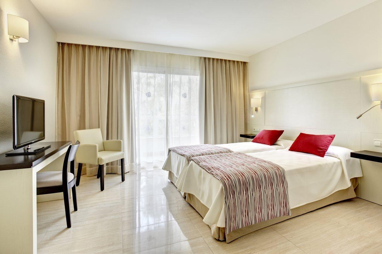 Grupotel Santa Eularia & Spa - Adults Only Santa Eularia des Riu Eksteriør billede